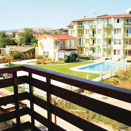 Village Of B, Rositsa St. Iii Apartment